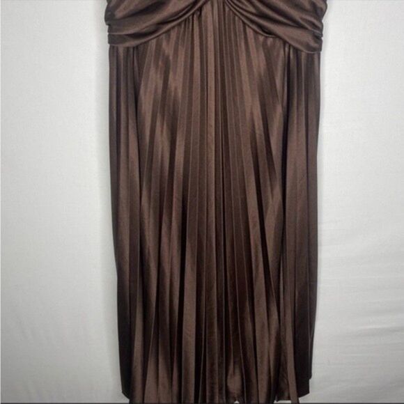 Xscape by Joanna Chen Brown Pleated Sleeveless Cocktail Formal Embellished 14 - Picture 5 of 12